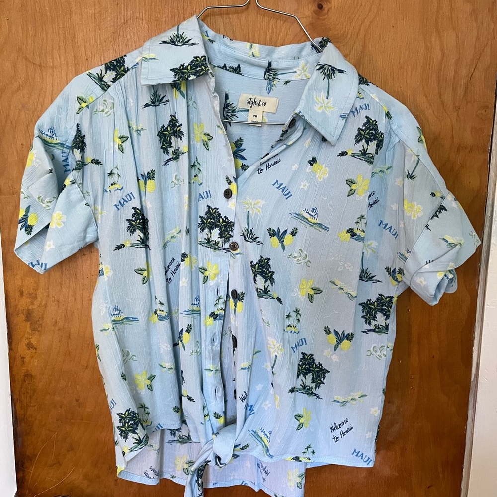 Medium sized Aloha Print Style & Co. shirt